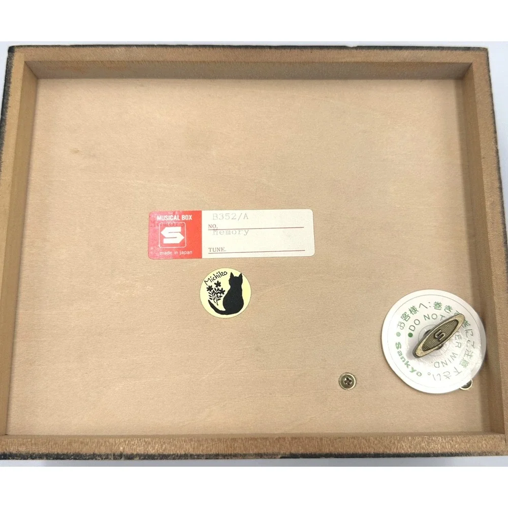 Signed Vintage 1980 K Michiko Musical Jewelry Box Cats Memory Song‎ Japan B352/A